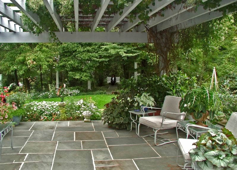 green patio landscaping ideas