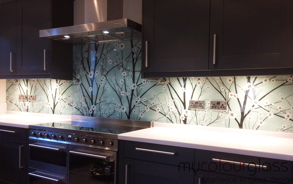 Floral kitchen splashback idea