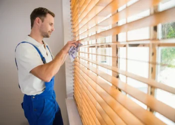 How to Clean Venetian Blinds