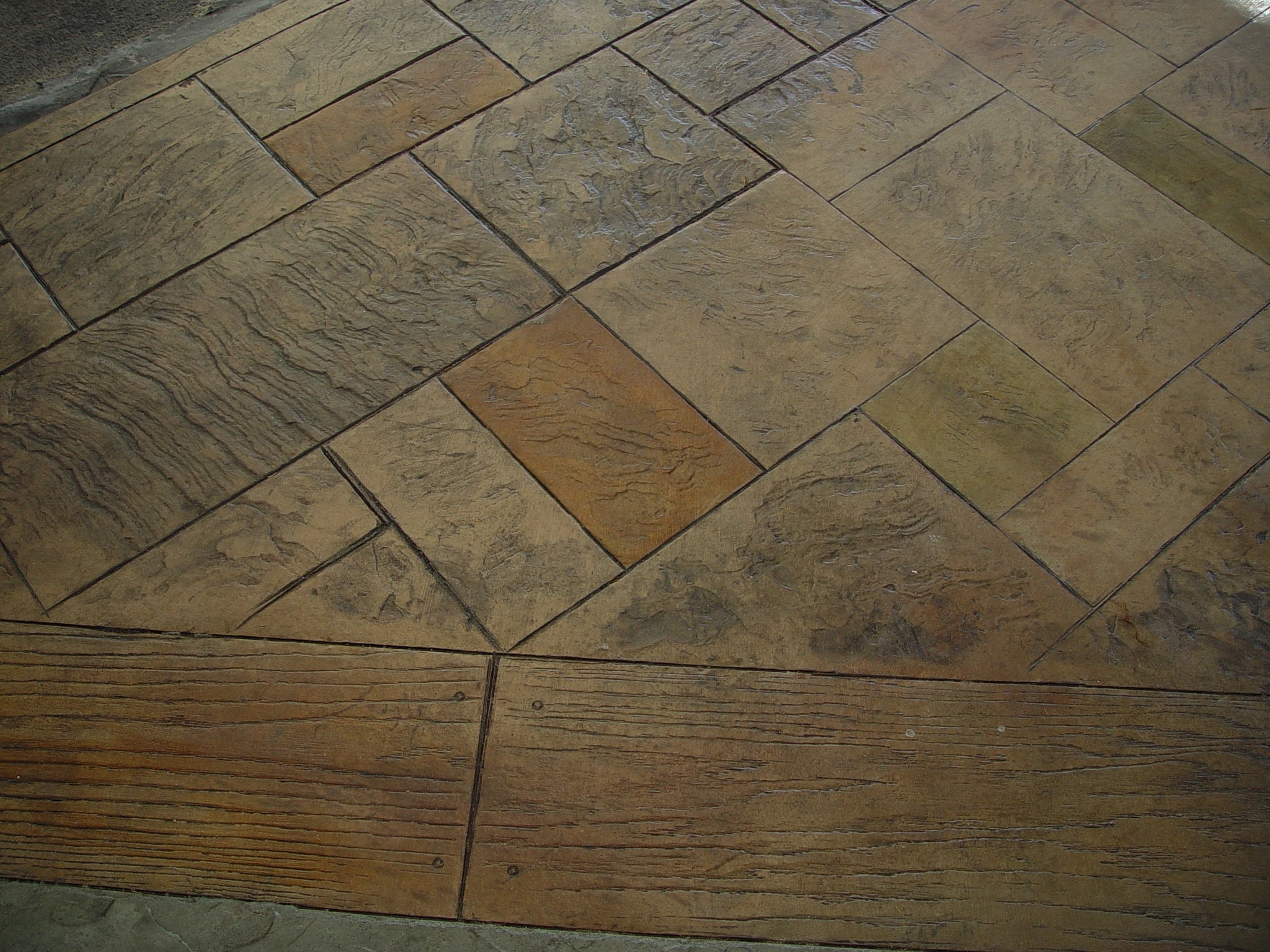 Multi-Tone Stamping Wood Stamped Concrete Patio