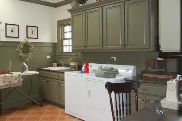 Real Wood Cabinets in Laundry Room Design