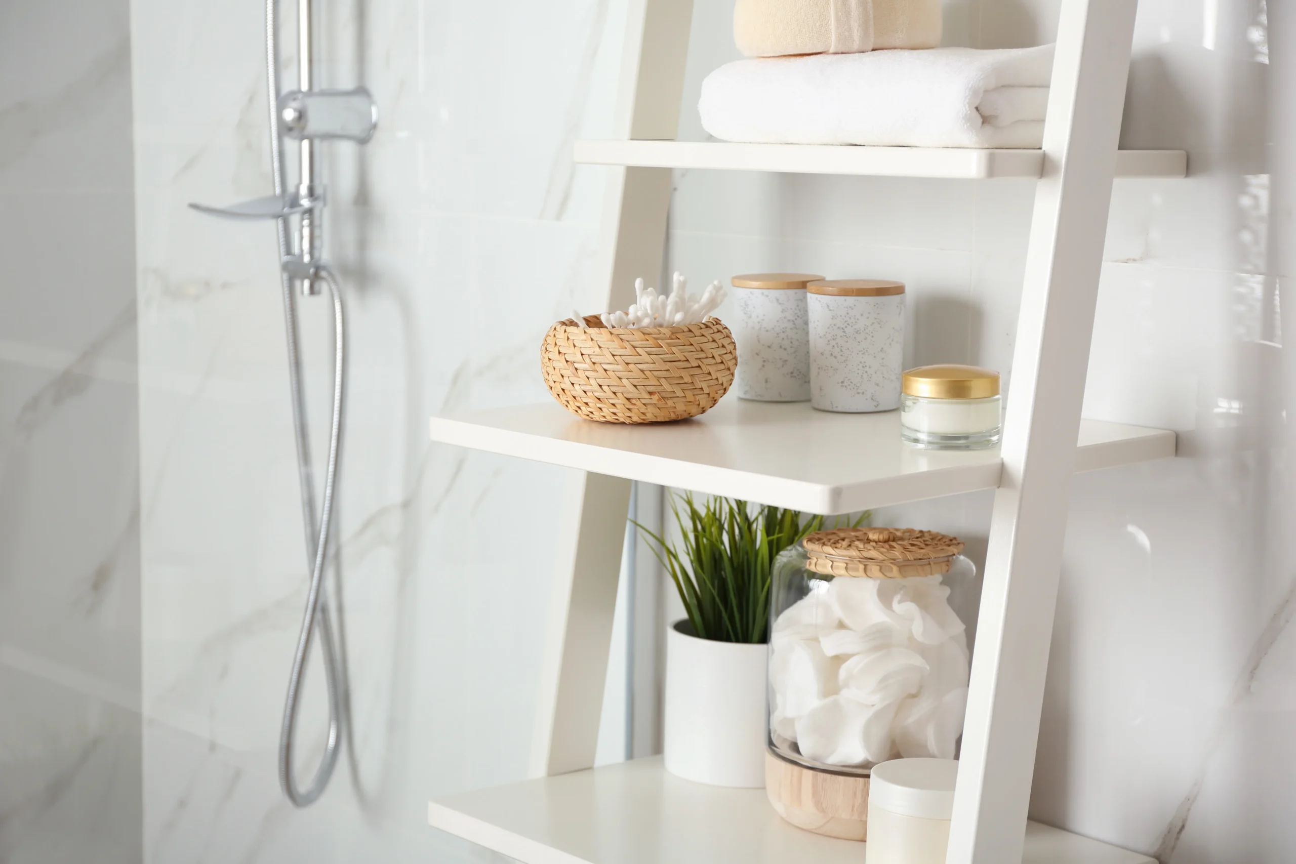 Small Bathroom Accessories and Storage Solutions