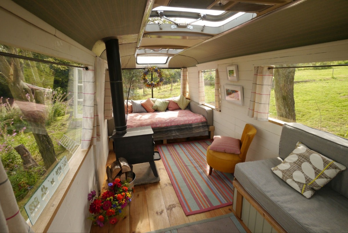 Space-Saving Caravan Bed Ideas