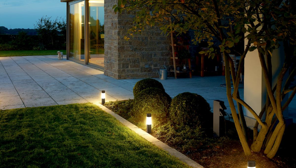 Spike light for outdoor homes 