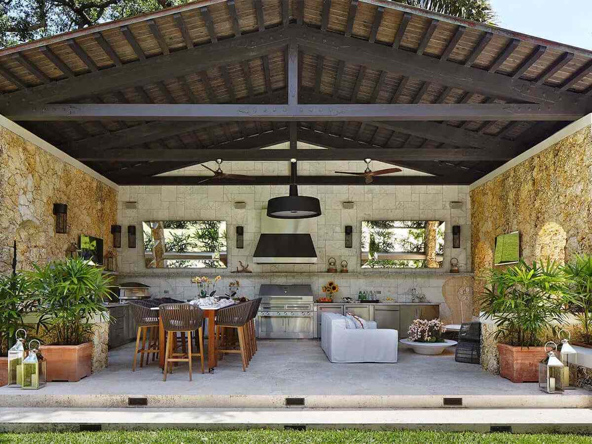 Vertical shaded outdoor kitchen