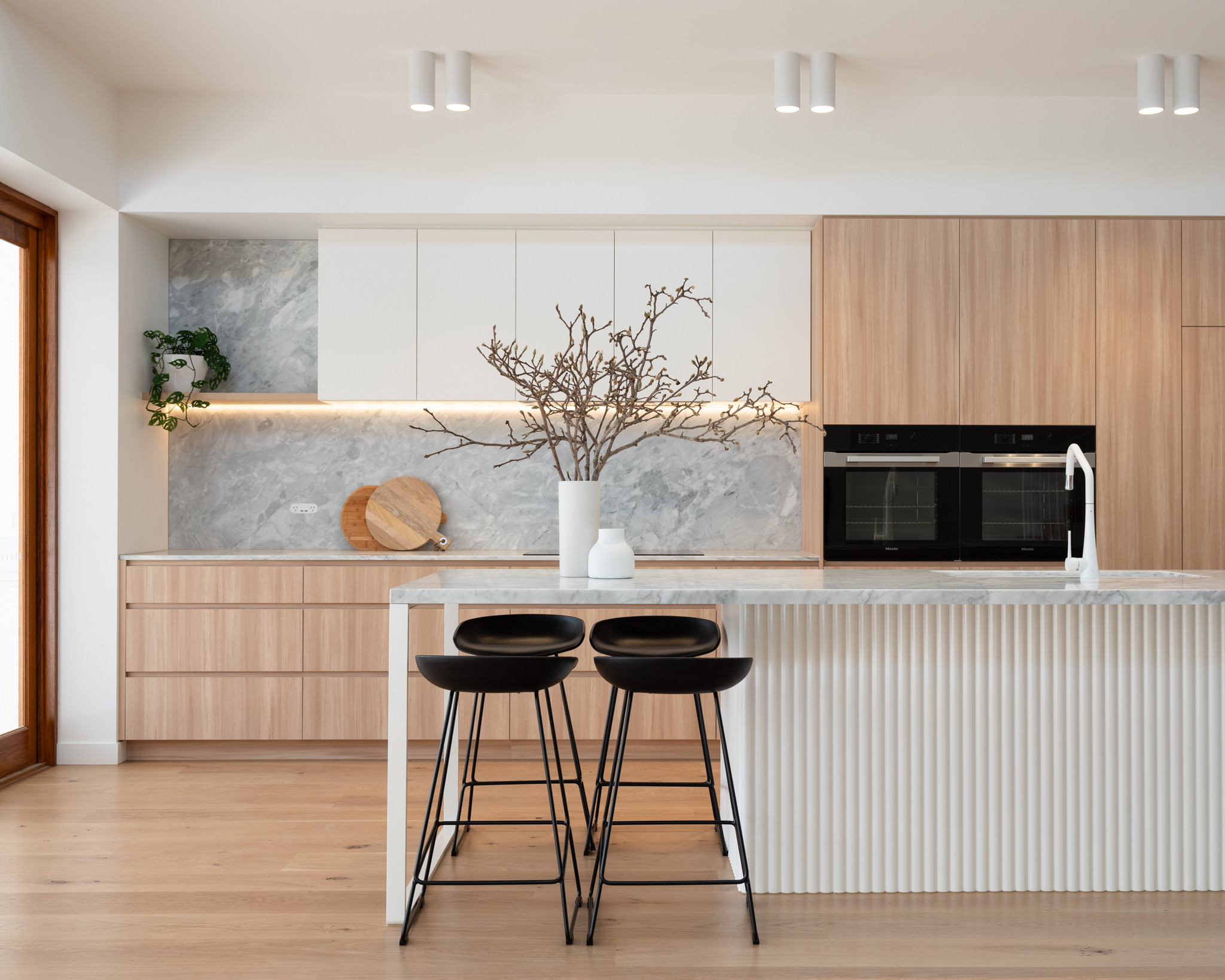 White Modern Kitchen Design