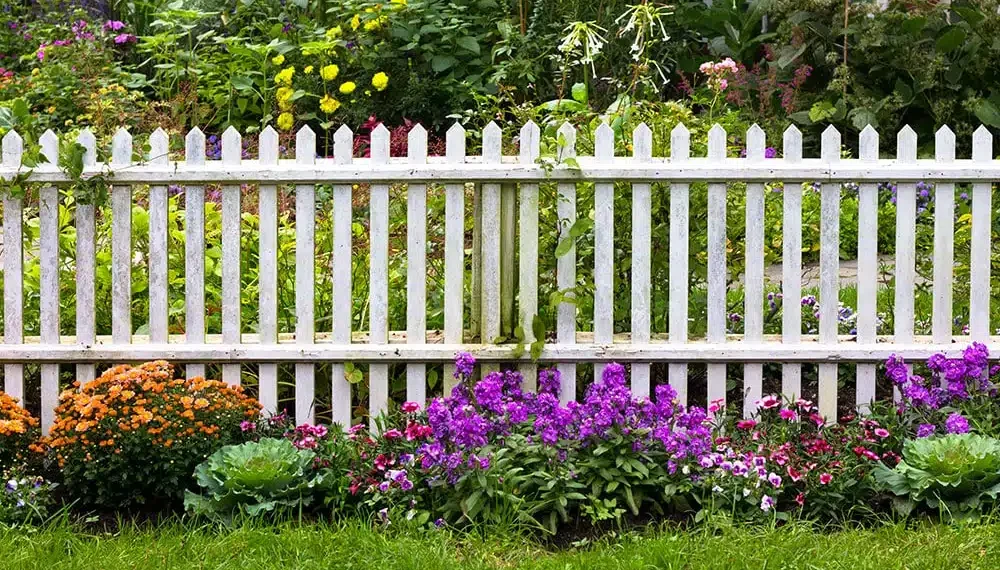 27 Beautiful Garden Fence Ideas To Add Curb Appeal To Your Garden