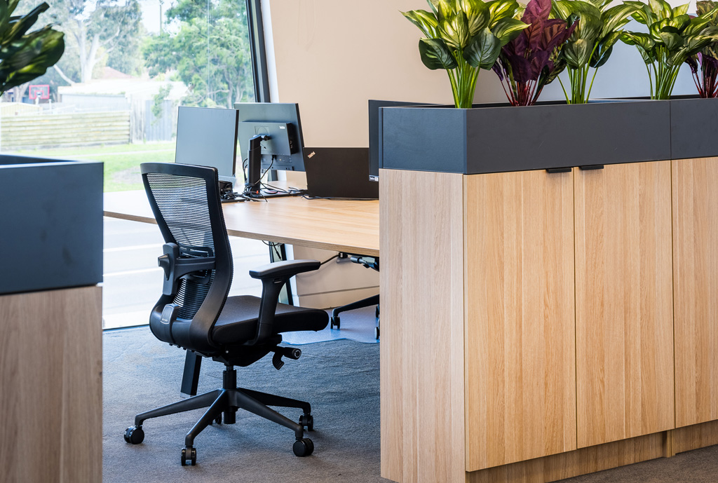 desk organisation ideas with ergonomic chair