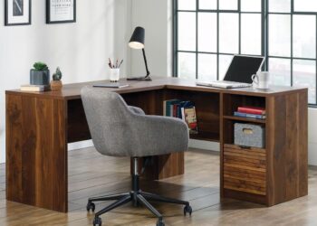l shaped desk vs corner desk