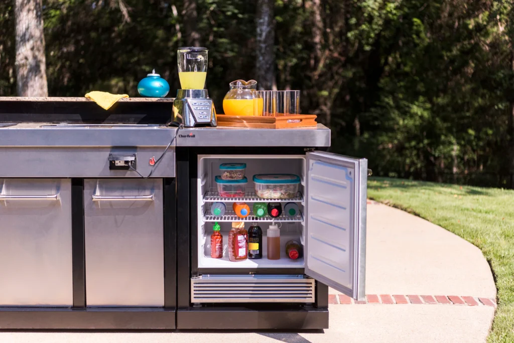 outdoor kitchen ideas with refrigerator cabinet