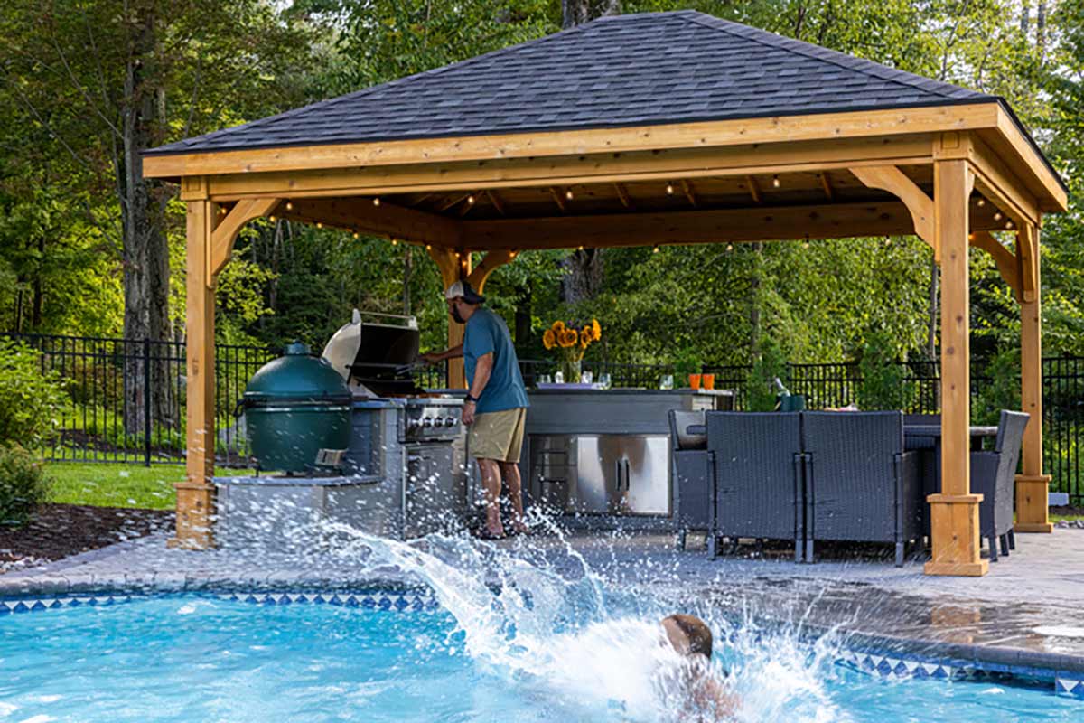 poolside Outdoor Kitchens and BBQ Areas